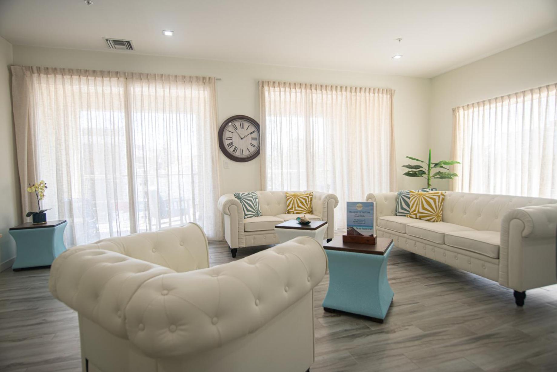 The Cove - Condo Hotel - Palm Beach Strip エクステリア 写真