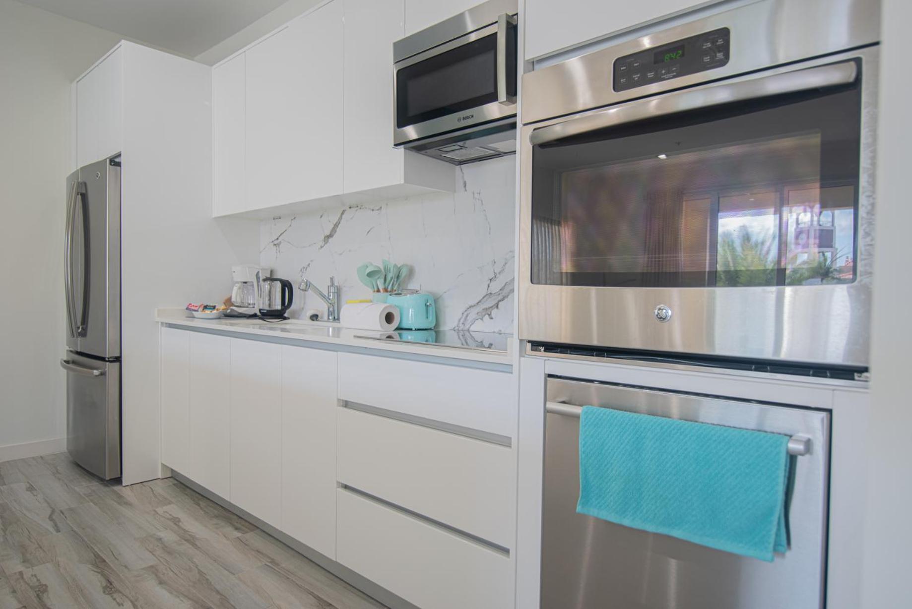 The Cove - Condo Hotel - Palm Beach Strip エクステリア 写真